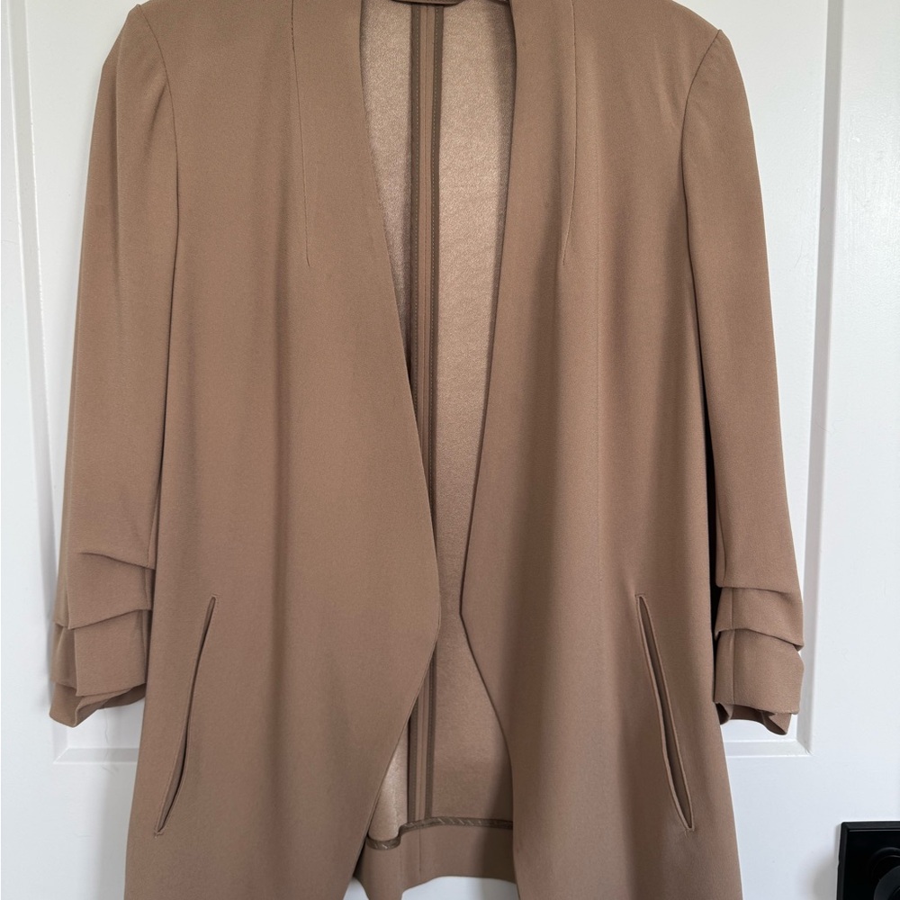 Babaton Crepe Power Blazer in Tan